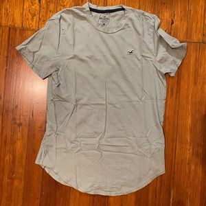Grey men’s Hollister Must Have Curve Hem Tee